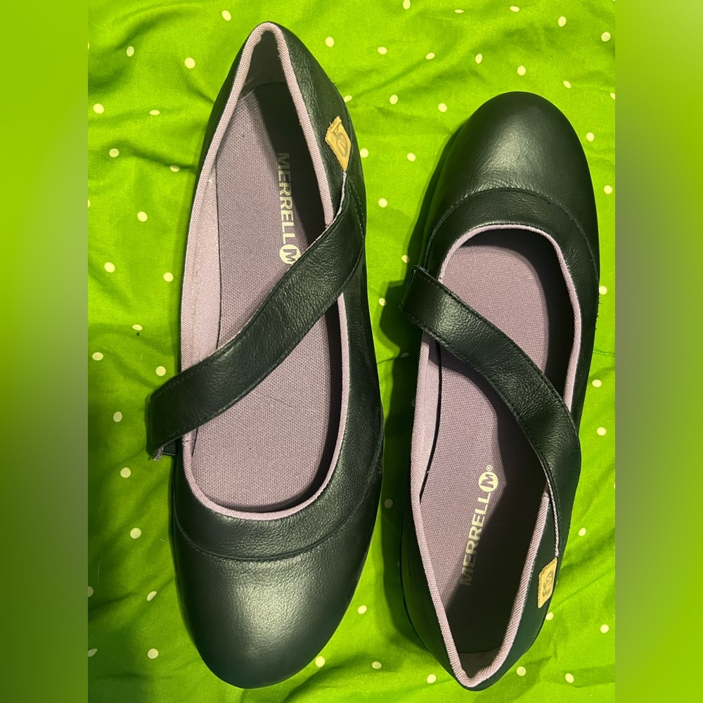 Merrell size 9 Black Mary Jane flat